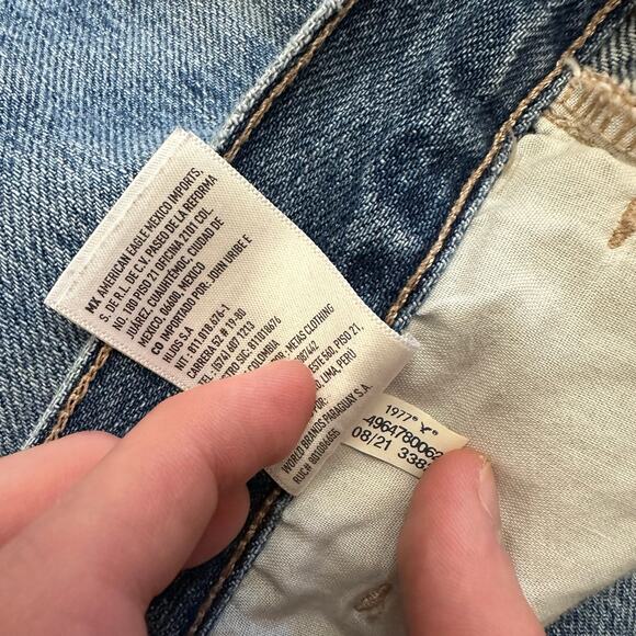 American Eagle Mom Jeans Women’s 10 Long Blue High Rise Distressed Ripped Knees - Picture 10 of 10